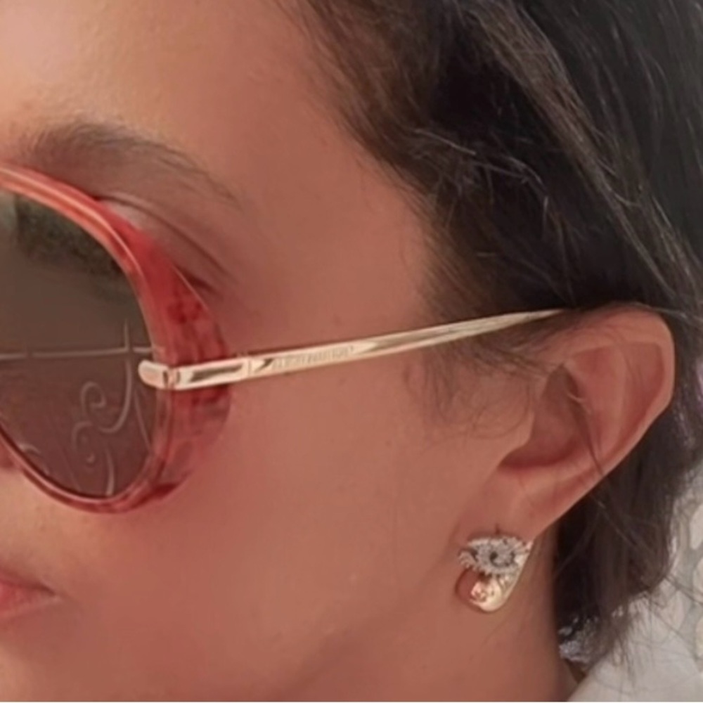 Elegant Pink Sunglasses